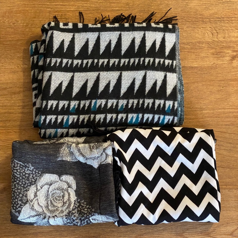 Bundle of (3) Scarves/Massini